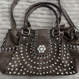Purse .. near new , only used one time to travel.